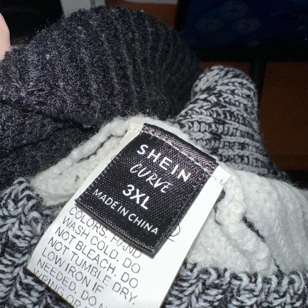 SHEIN Color Block Sweater - Picture 3 of 3